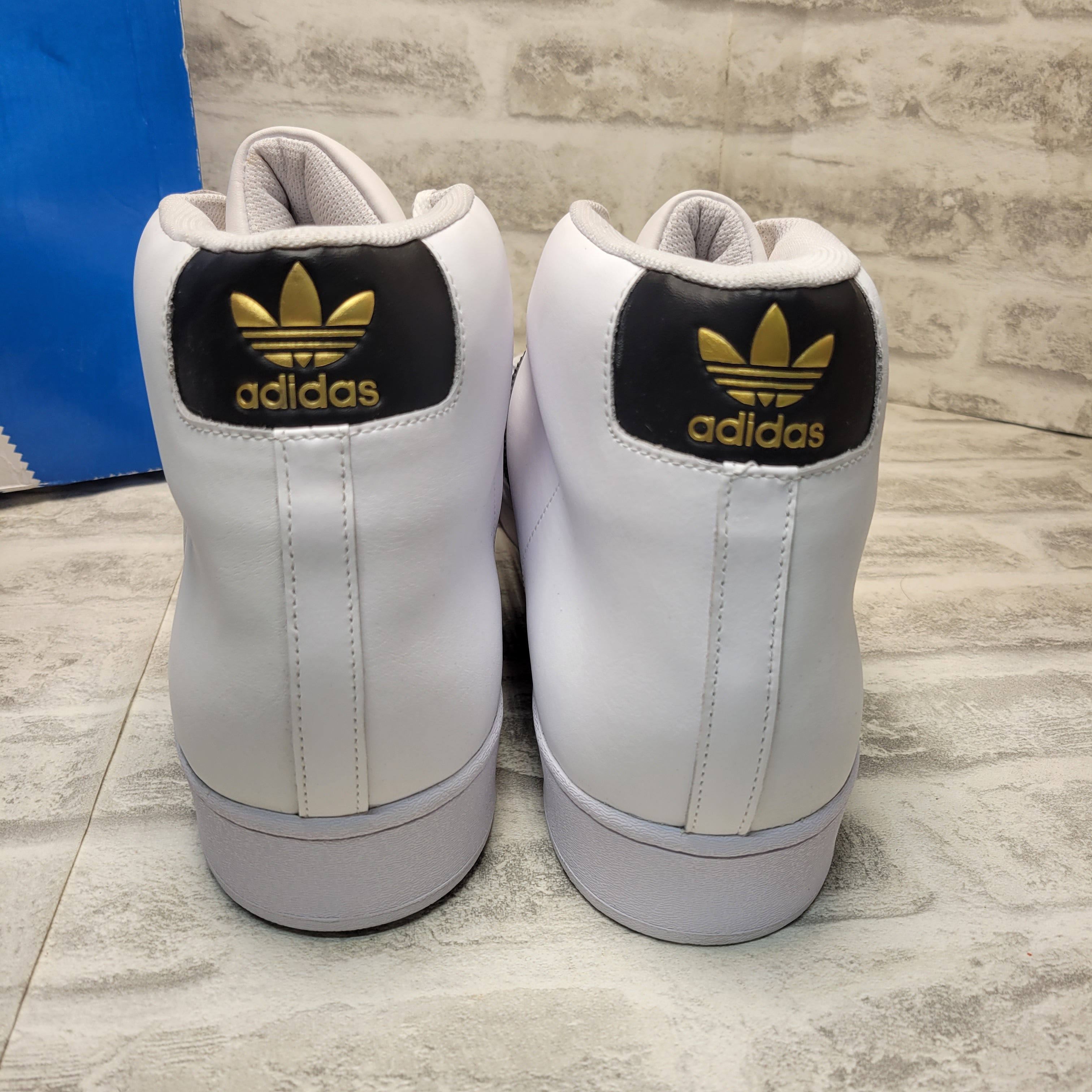adidas Originals Men's Pro Model Sneaker (21, White/Black/Gold Foil) (7872381649134)
